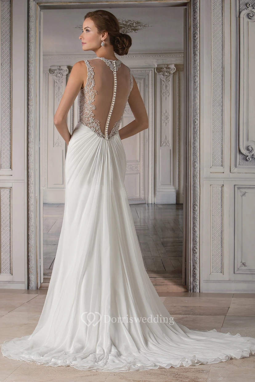 Vestido de novia de gasa estilo sirena con mangas cortas, pliegues y abalorios. view 2