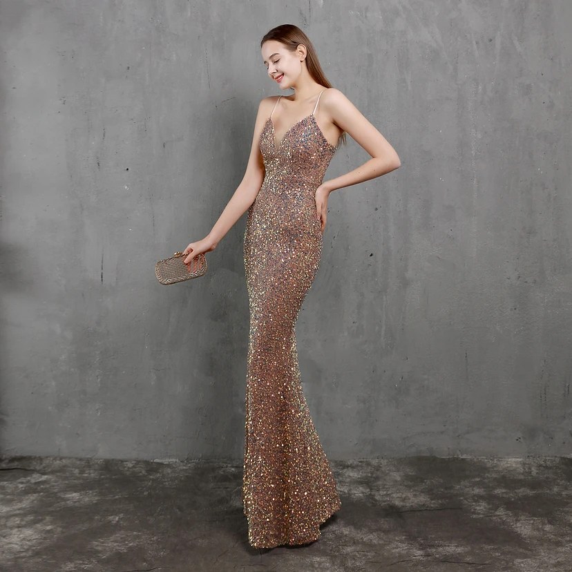 Vestido de fiesta de noche elegante y ajustado con lentejuelas coloridas de Heavy Craft para celebridades. view 26