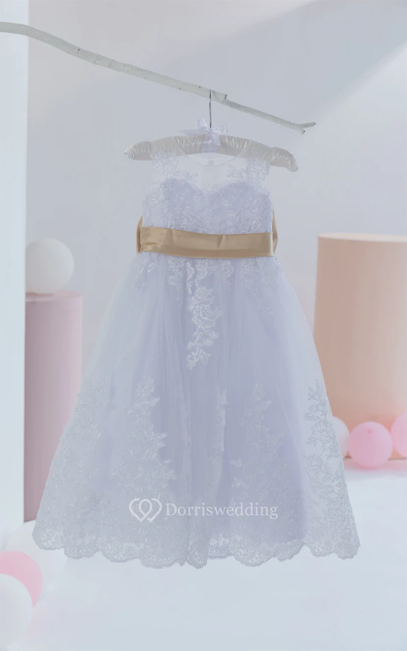 Scoop-neck Lavender Applique Tulle Flowergirl Dress with Bow video preview