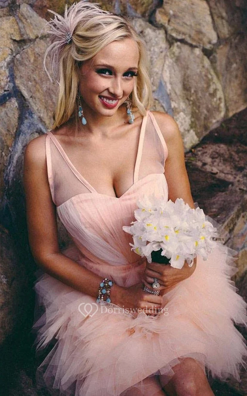 Robe de mariée courte et adorable sans manches en tulle rose poudré à volants et à étages view 3