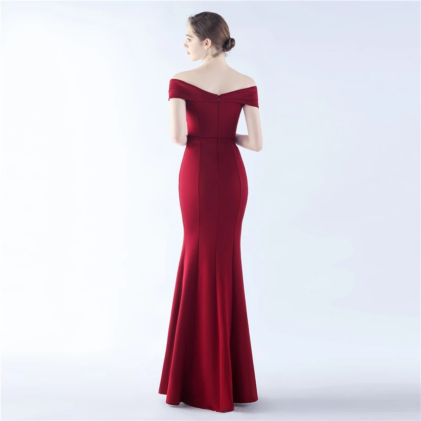 Klassisches langes Abendkleid aus Satin mit One-Shoulder-Ausschnitt view 15