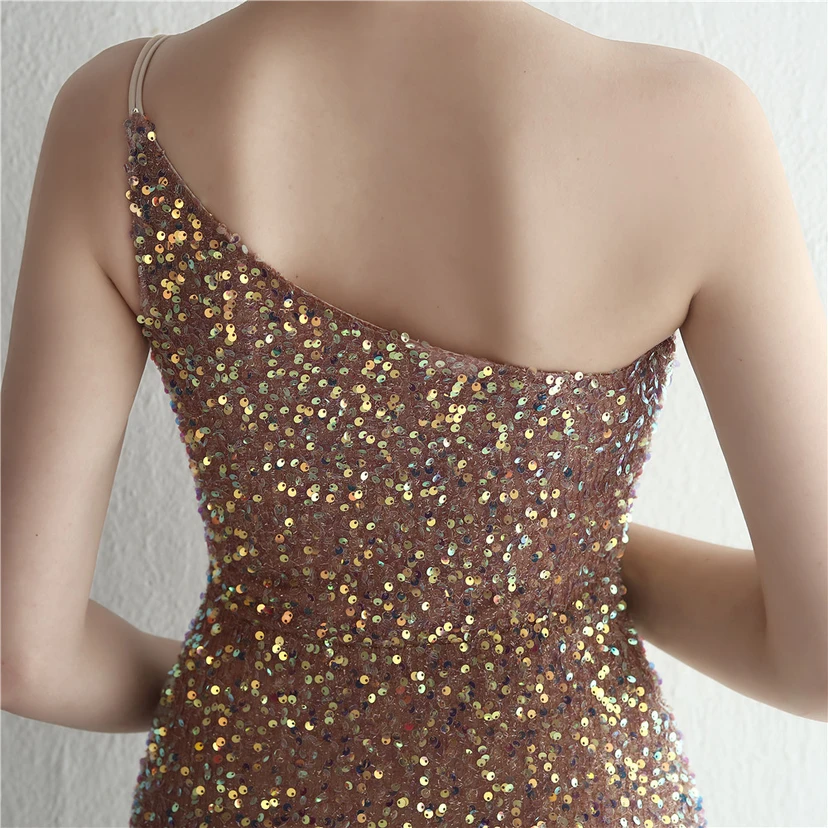 Handgefertigter Paillettenrock mit One-Shoulder-Schnitt, elegant für festliche Anlässe und Galas, mit Schlitz und Meerjungfrauenschnitt. view 38