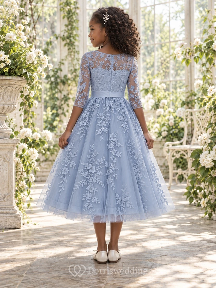 Vestido de niña de flores modesto, de corte A, azul con estampado floral, de tul, con mangas tres cuartos y apliques. view 2