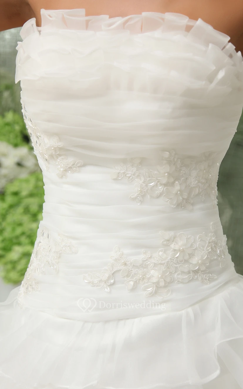 Lebhaftes, trägerloses kurzes Kleid mit Applikationen und Rüschen view 4