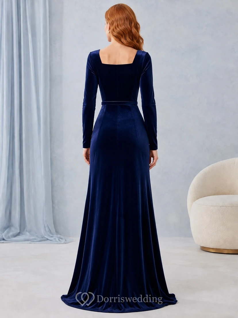 Dunkelblaues Samt-Abendkleid mit langen Ärmeln, eckigem Ausschnitt, Schleppe und Etui-Form view 2