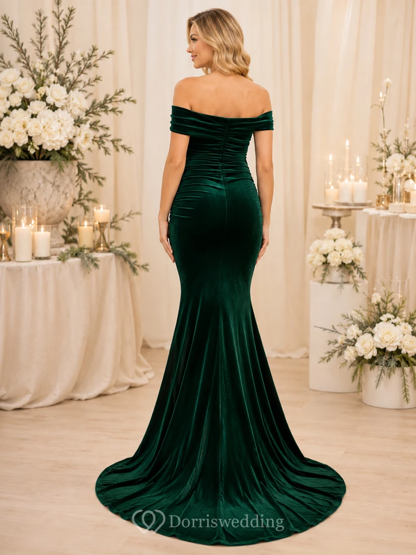 Robe de maternité vert foncé en velours à épaules dénudées et traîne chapelle, style sirène, pour l'hiver. view 2