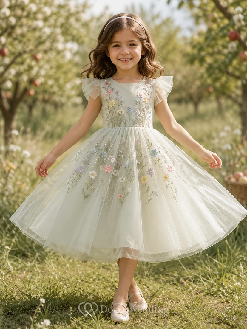 Robe romantique d'extérieur en tulle à manches pétales brodées de fleurs de sauge, coupe trapèze, longueur thé, idéale pour les demoiselles d'honneur