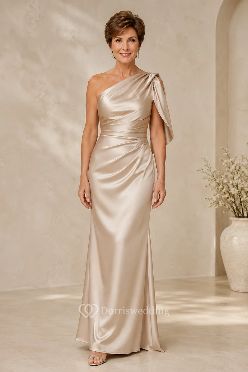 Champagnerfarbenes, einseitig schulterfreies Satin-Kleid für Mütter mit drapierten Ärmeln