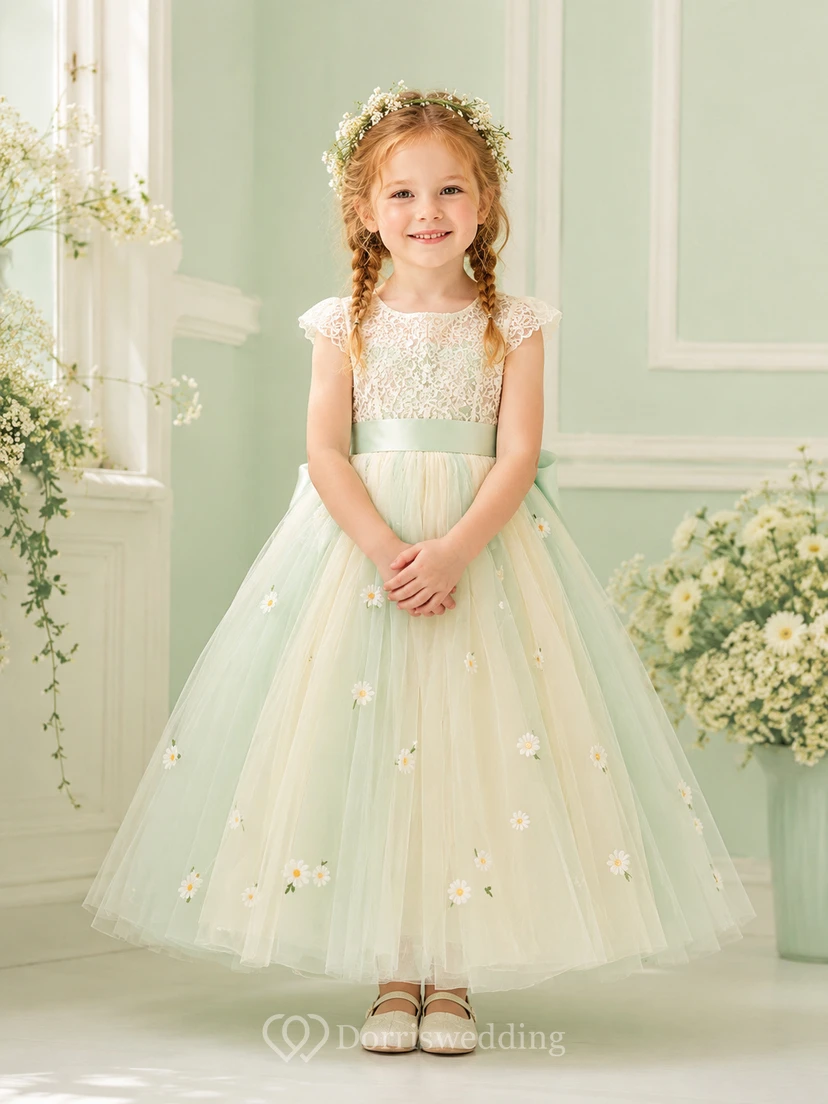 Vestido de niña de las flores, color verde salvia, encaje, tul, corte en A, cuello joya, largo hasta la rodilla.