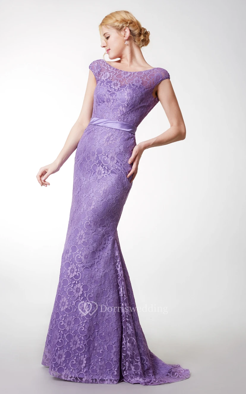 Elegantes, ärmelloses Spitzenkleid mit V-Ausschnitt am Rücken view 2