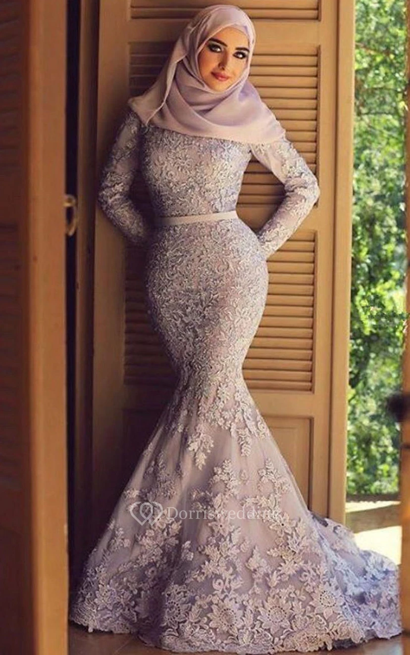 Vestido de sirena de encaje con cola larga y apliques