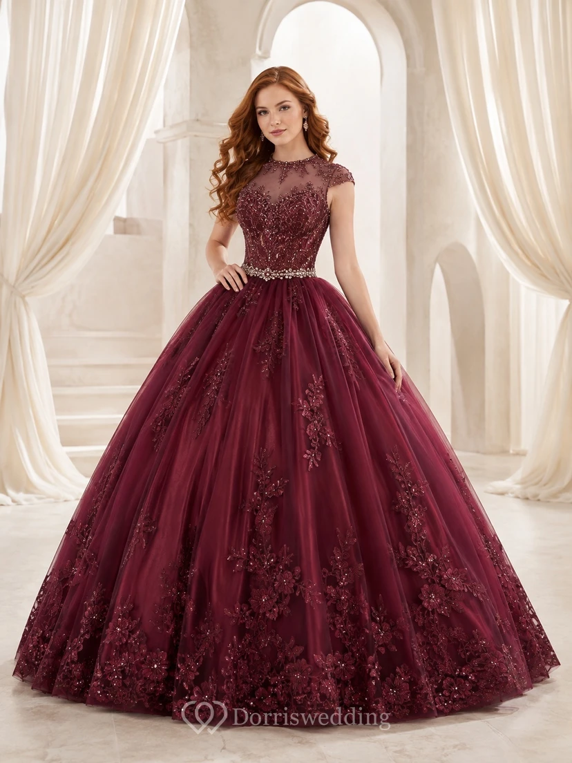 Vestido de quinceañera color borgoña con apliques, encaje joya, manga corta y estilo romántico hasta el suelo.
