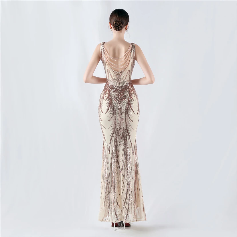 Paillettenbesetzte Blumen auf der Rückseite, Perlenstickerei mit Cape, Abendkleid für die Jahreshauptversammlung view 63