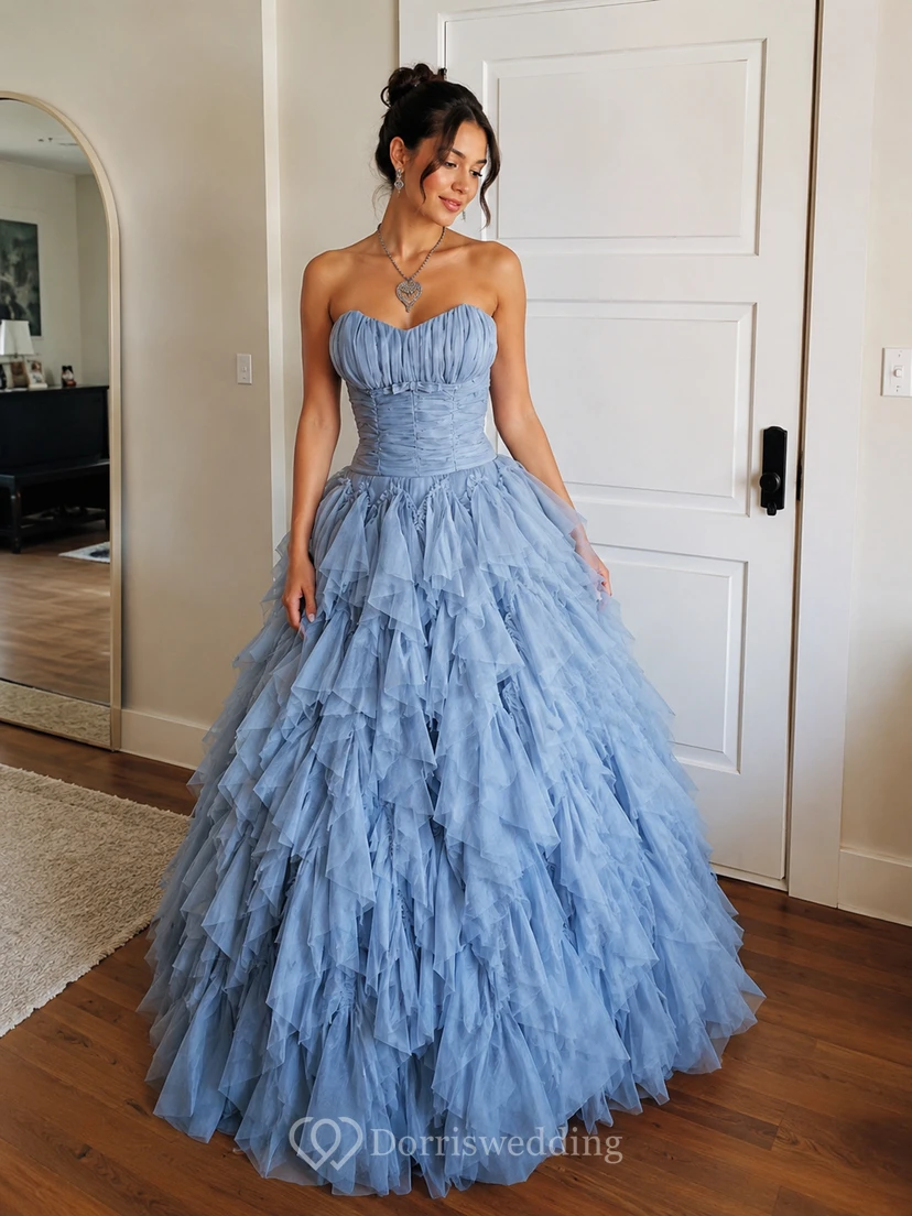 Precioso vestido de fiesta de tul con escote corazón y volantes hasta el suelo. view 10