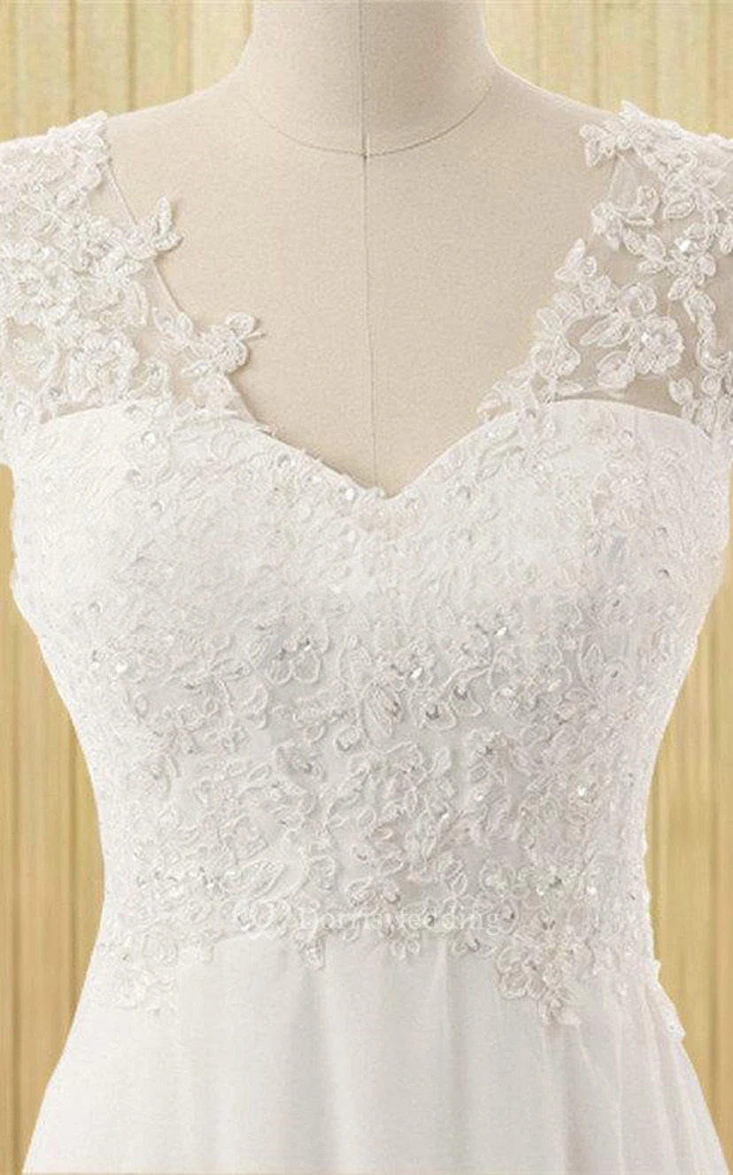 Robe de mariée sans manches à décolleté en V ornée de strass appliqués view 3