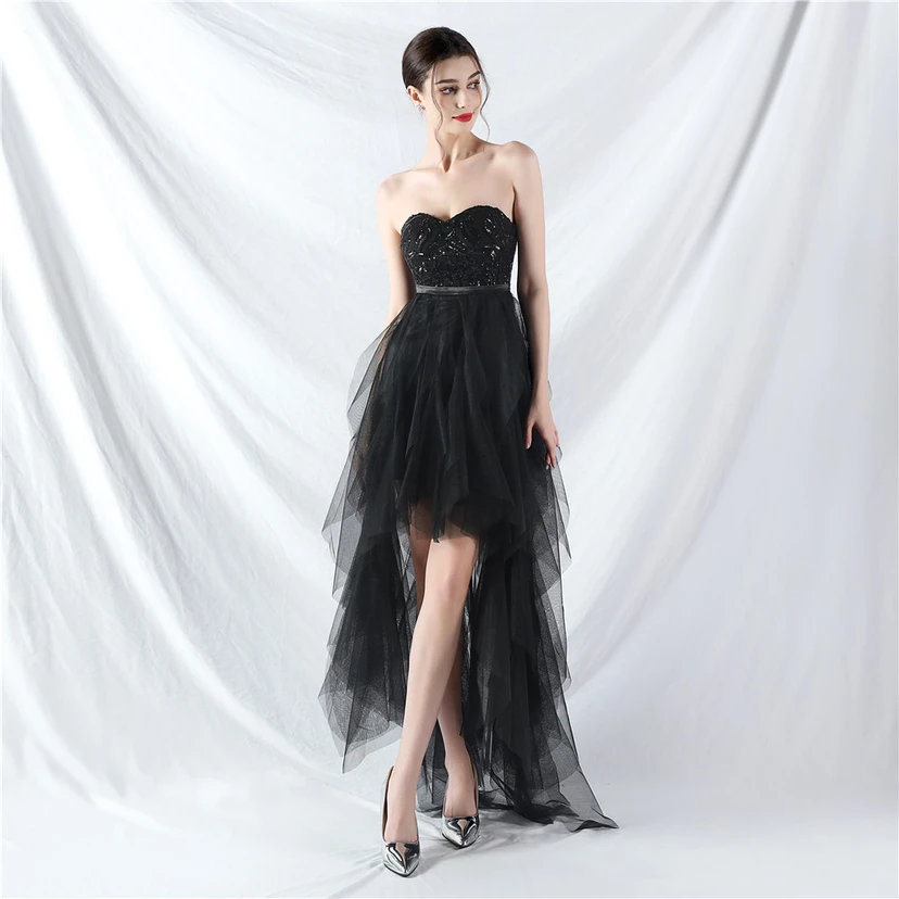 Kleid mit positionierten Blumenperlen und gespleißtem Netzstoff view 39