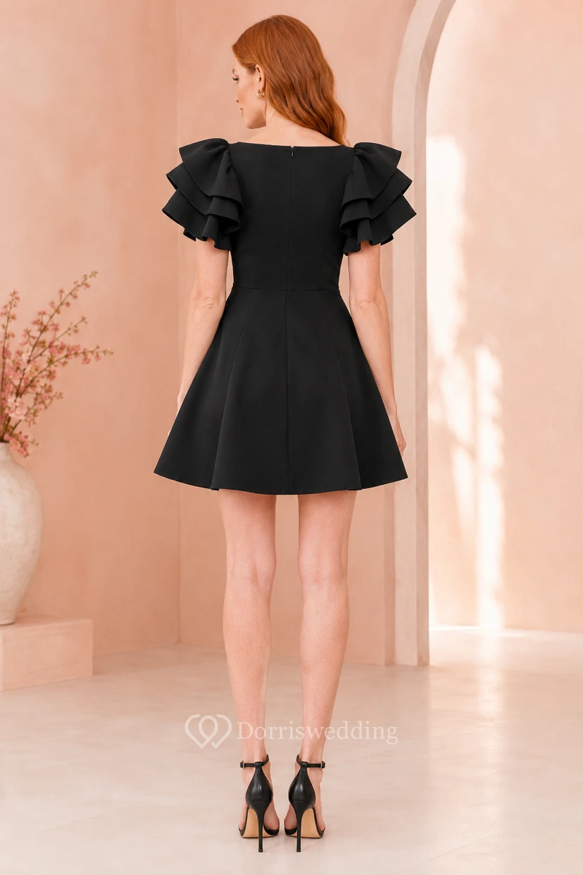 Robe de soirée noire courte trapèze à manches à volants superposés, idéale pour les bals de fin d'année, les cocktails et les mariages. view 2