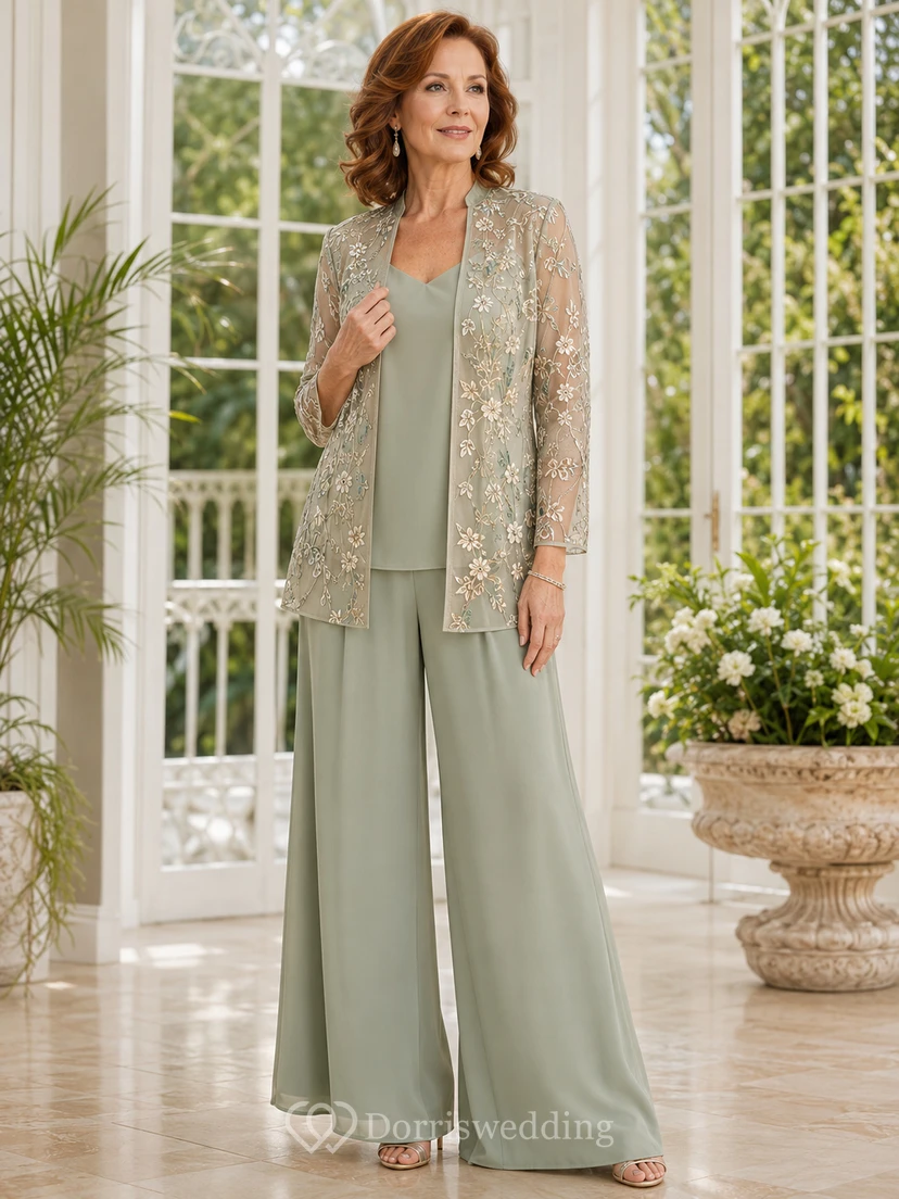 Salbeigrüner, romantischer Hosenanzug mit Kontrastblumenmuster, Dreiviertelärmeln, langem Blazer und weitem Bein – perfekt für die Mutter der Braut.