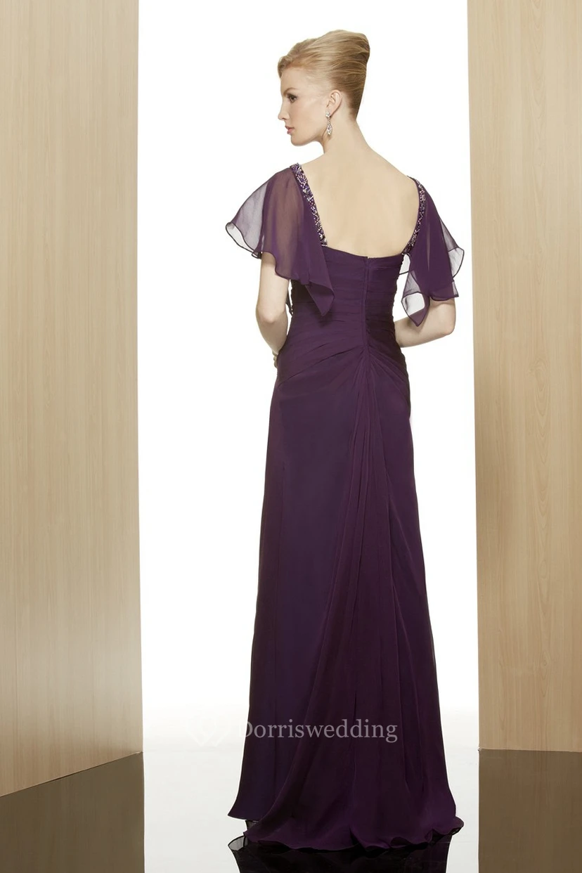 Etuikleid „Poet“ – Kurzarm, perlenbesetzt, langes Chiffon-Abendkleid mit herzförmigem Ausschnitt, Reißverschluss hinten und seitlicher Drapierung view 2
