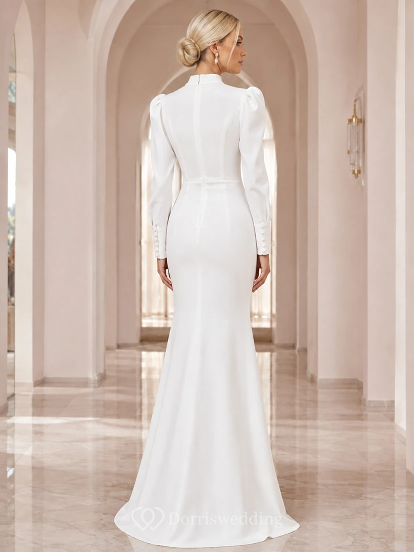 Robe de mariée sirène en satin, col montant et manches bouffantes, style moderne et pudique. view 2