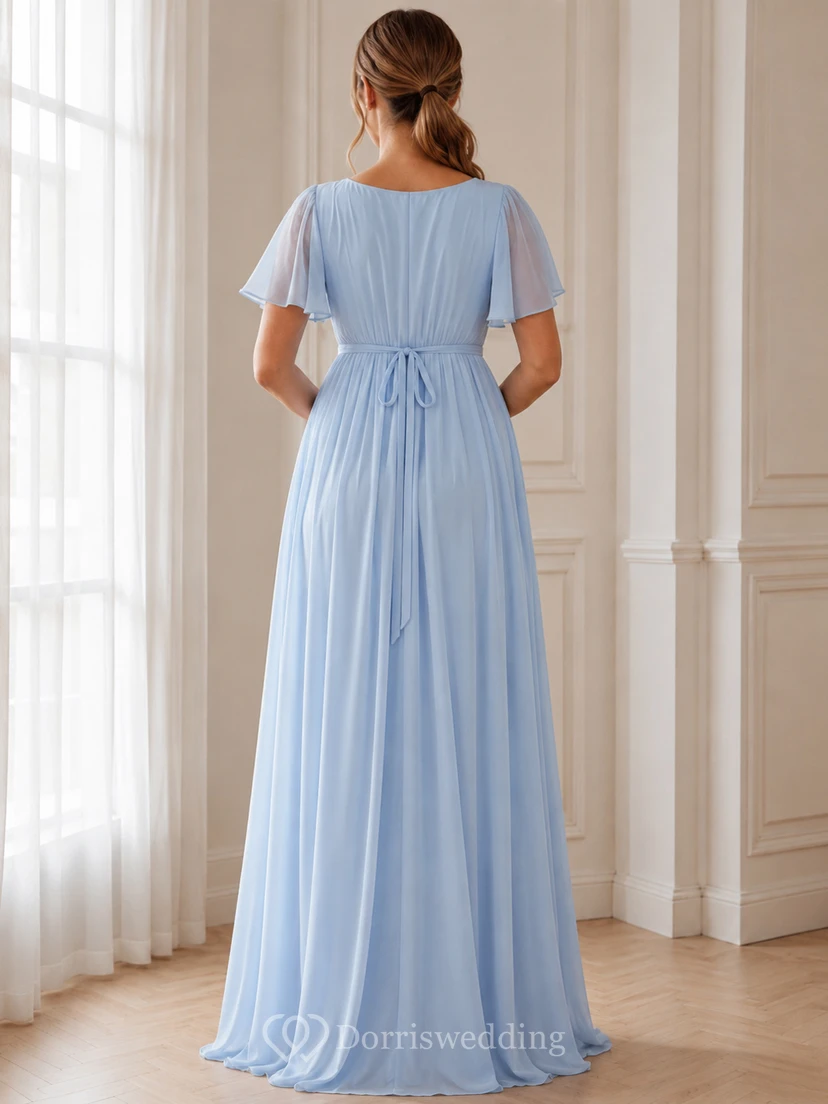 Robe longue de maternité bleu ciel en mousseline, col V, manches papillon doubles, style portefeuille, à col en V. view 2