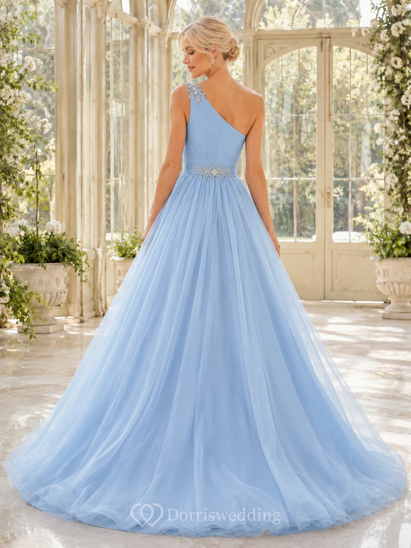 Himmelblaues, einseitig schulterfreies, romantisches Ballkleid aus Chiffon und Tüll mit Kristallbesatz an der Taille view 2