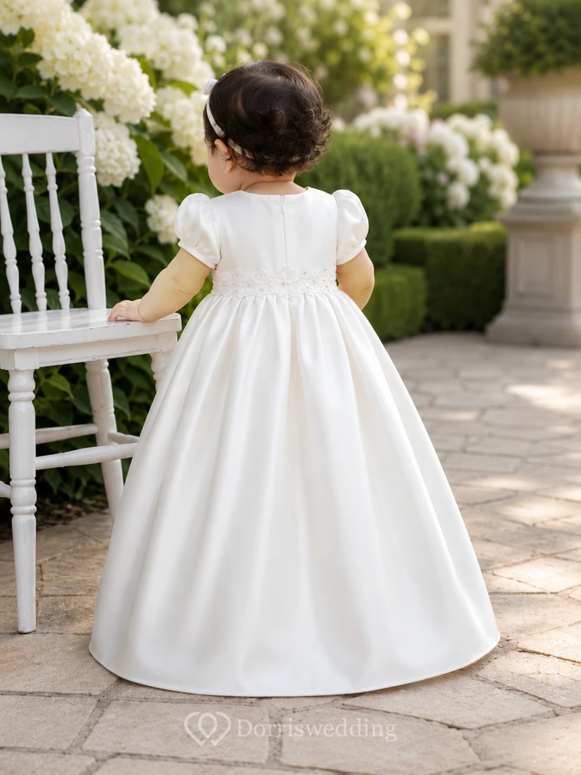 Taufkleid mit Rundhalsausschnitt, A-Linie, Satin, Spitze, kurzen Ärmeln und glattem Rock view 2