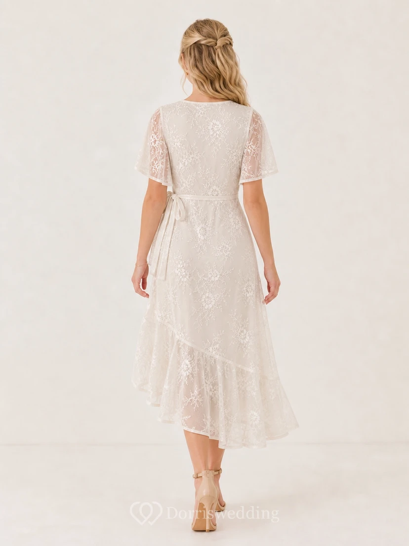 Vestido de novia bohemio de manga corta con escote en V asimétrico y volantes de encaje view 2