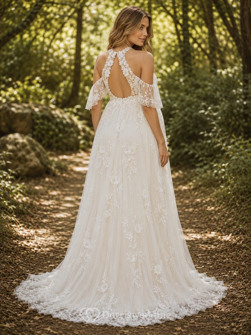 Vestido de novia premamá de corte A con escote halter, cuello alto y espalda descubierta de encaje. view 2