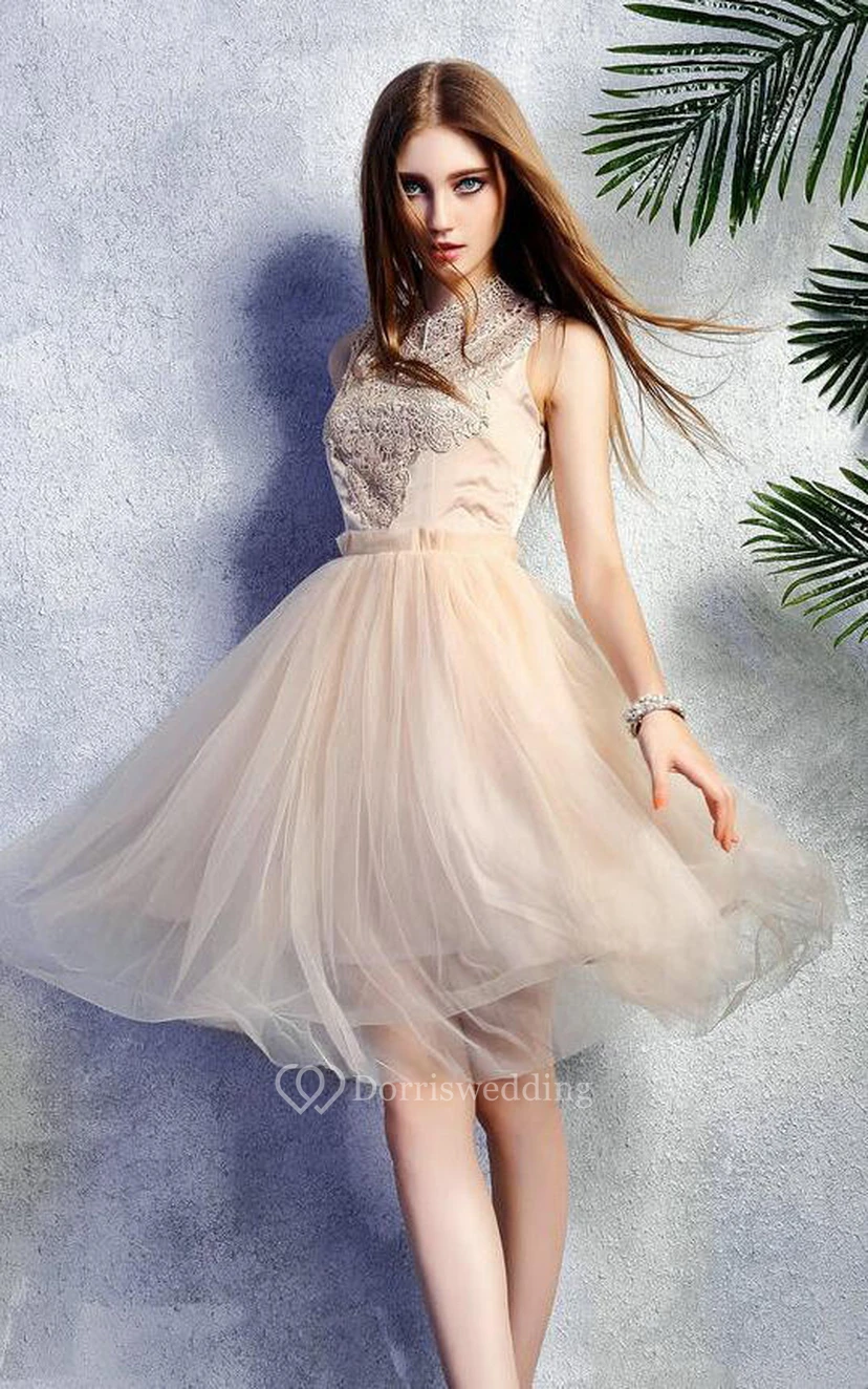 Ärmelloses, hochgeschlossenes Spitzenkleid – Neuheit! Atemberaubendes Kleid
