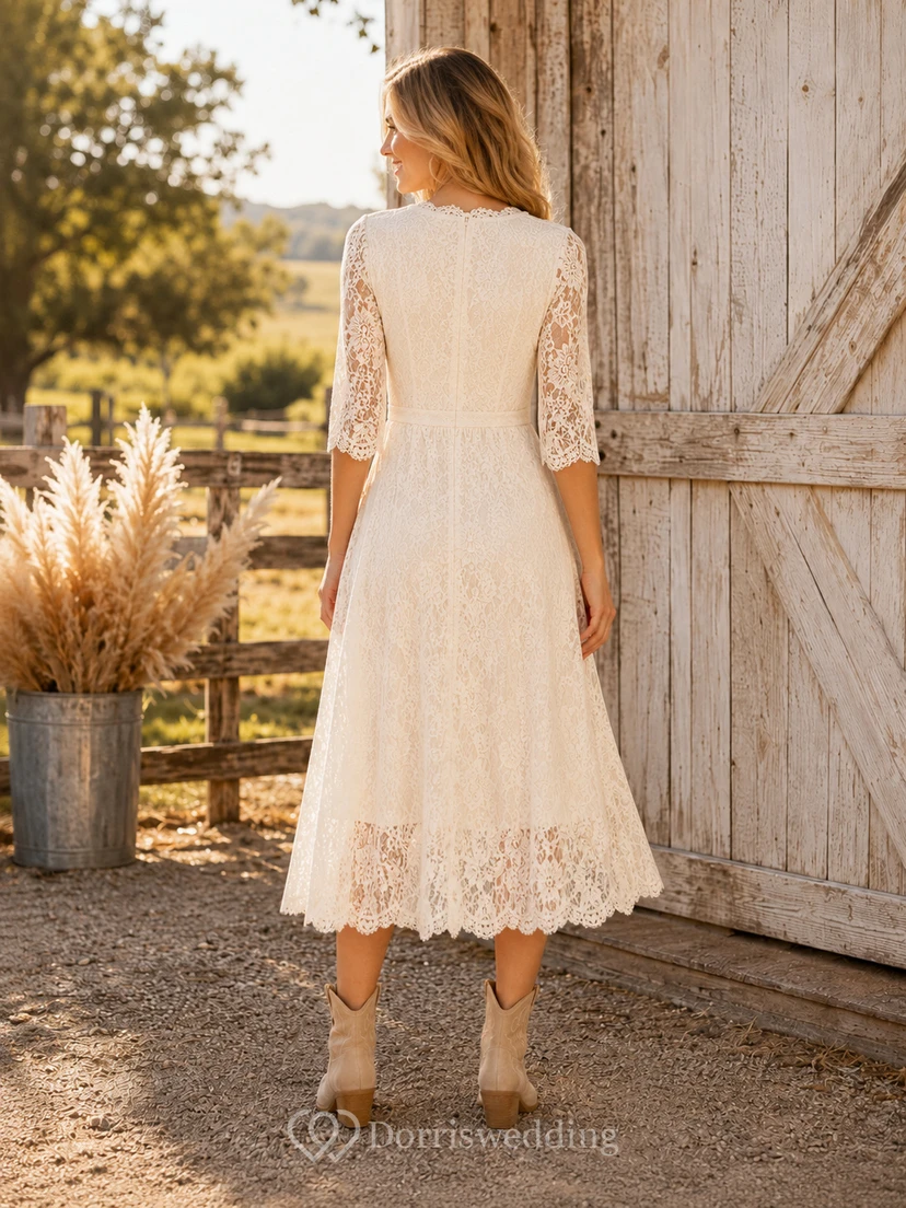 Elfenbeinfarbenes Spitzenkleid mit V-Ausschnitt, Dreiviertelärmeln und Teelänge view 2