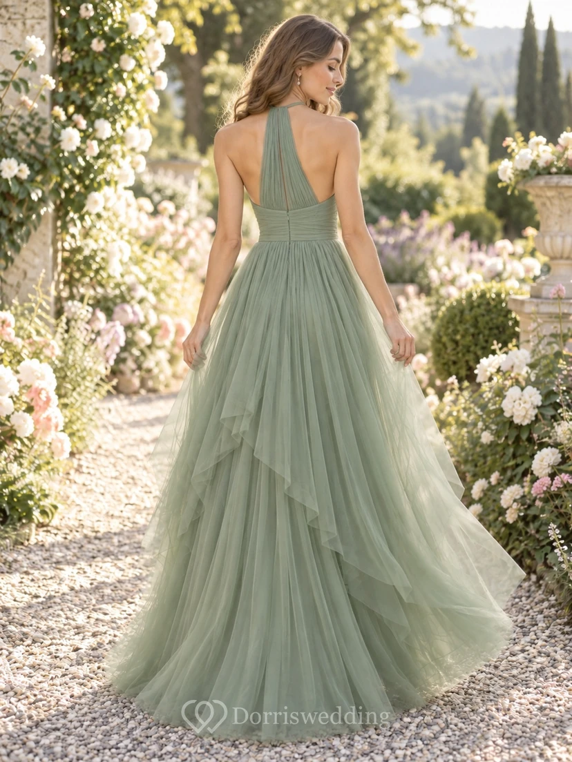 Vestido de dama de honor largo hasta el suelo, de corte A, con tul fruncido en capas y escote halter, color verde salvia. view 2