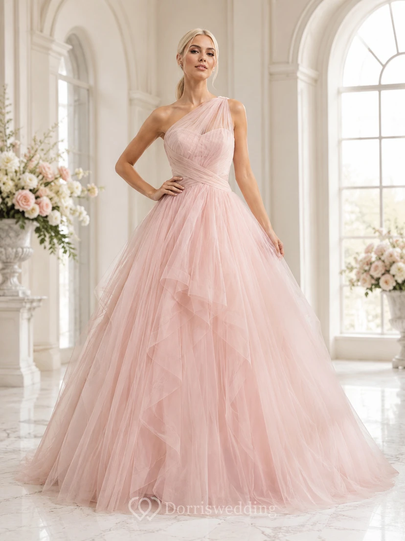 Vestido de novia de gala rosa palo con un solo hombro y estampado floral de tul para capilla
