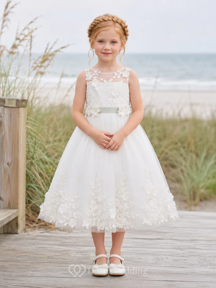 Robe de demoiselle d'honneur en tulle, coupe trapèze, sans manches, longueur thé, en dentelle florale, avec ceinture, idéale pour un mariage à la plage.