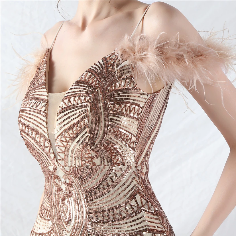 Vestido de noche con cuentas florales y plumas de avestruz elaboradas artesanalmente view 31