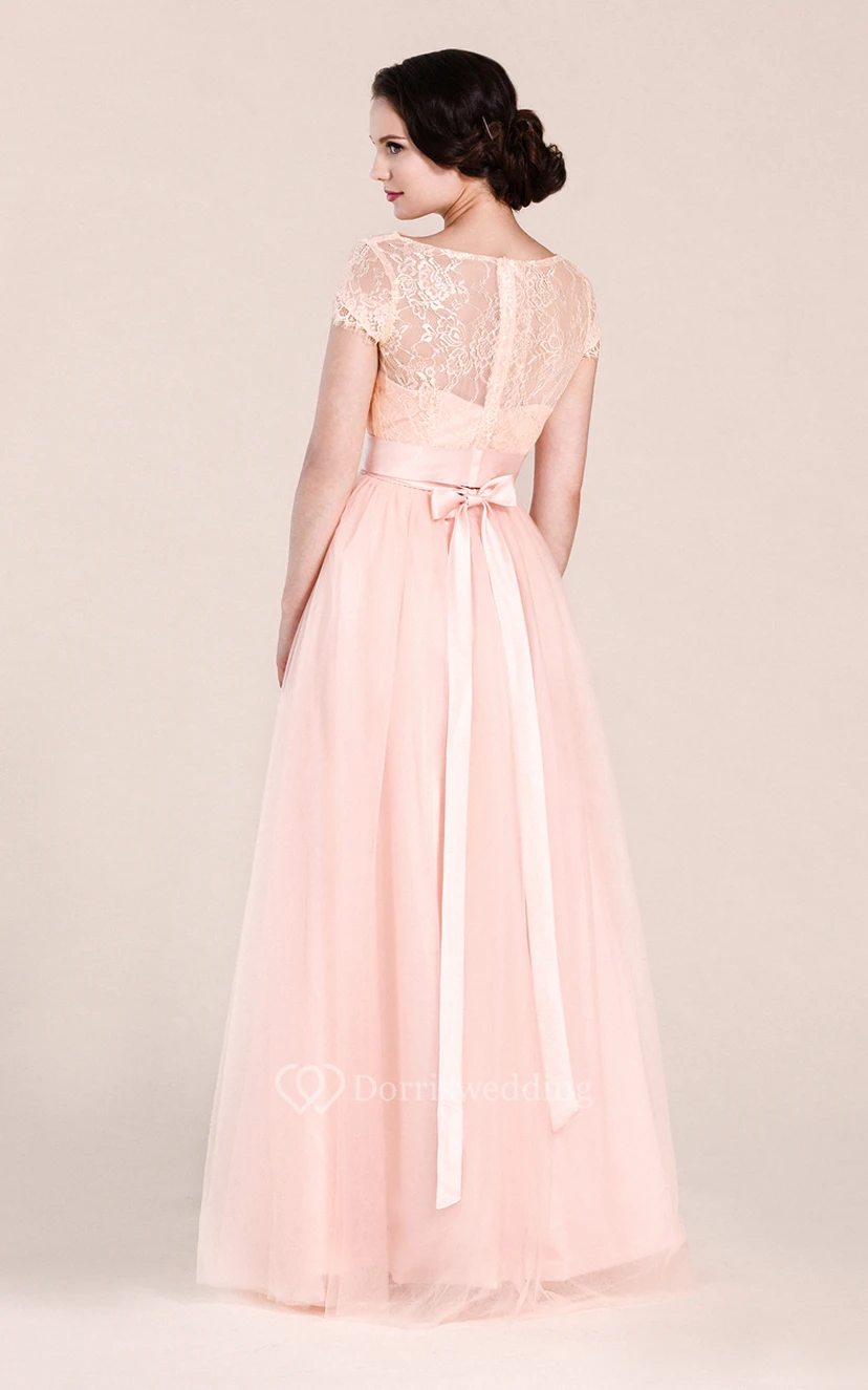 Kurzärmeliges A-Linien-Kleid mit Spitzendetails view 3