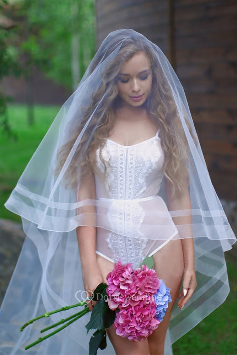 Romantic Sweep Simple Long Tulle Bridal Veil