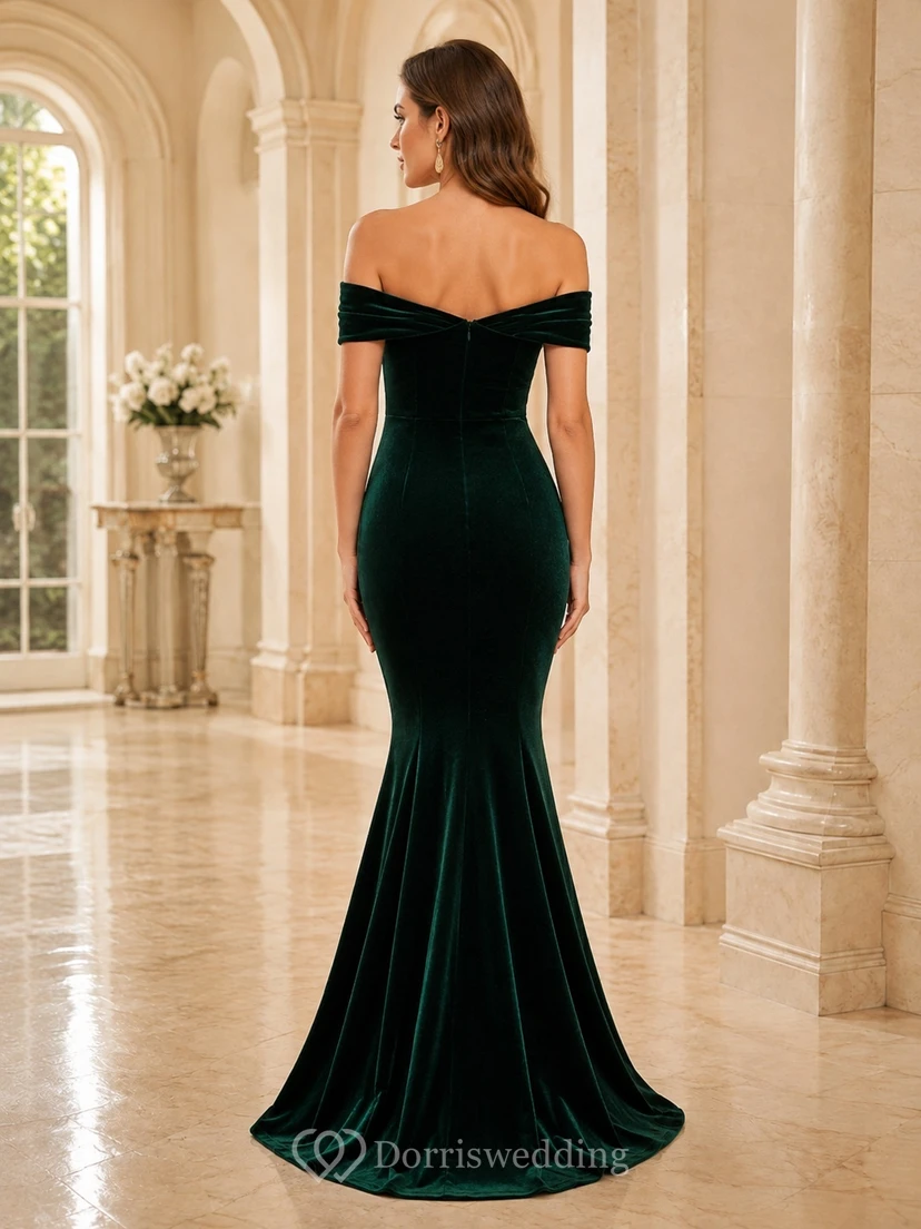 Elegante vestido de noche largo hasta el suelo, de terciopelo verde oscuro, estilo sirena, con escote Bardot y cola de barrido. view 2