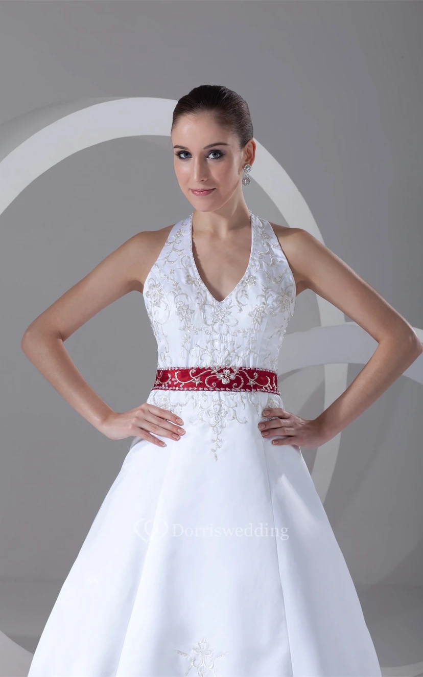 Stunning Halter Sleeveless a Line Satin Wedding Dresses view 2