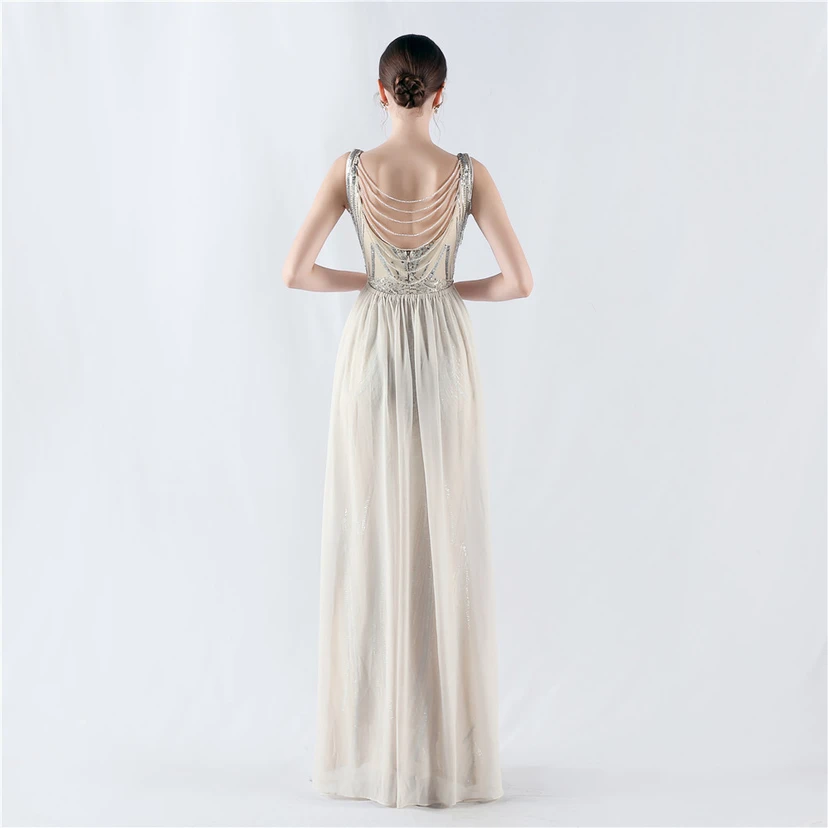Paillettenbesetzte Blumen auf der Rückseite, Perlenstickerei mit Cape, Abendkleid für die Jahreshauptversammlung view 6