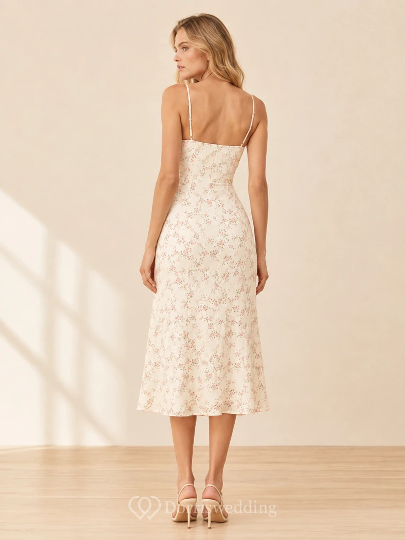Vestido midi de encaje floral color crema con escote corazón y tirantes finos. view 2