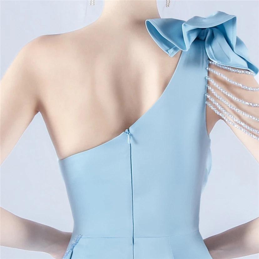 Vestido de noche de satén plisado con hombros descubiertos y escote alto, bordado a mano con cuentas y flores, para mujer. view 52