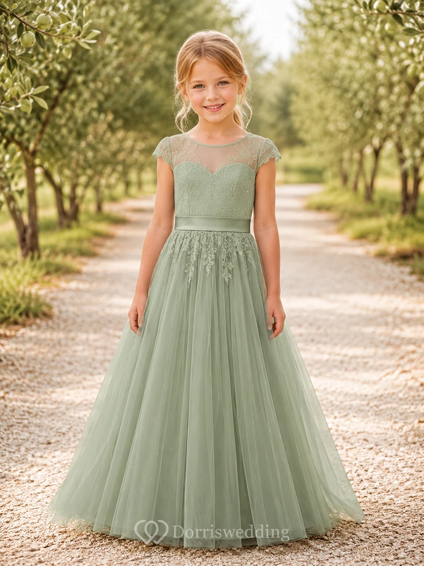 Robe de demoiselle d'honneur en dentelle sauge et tulle, coupe trapèze, manches courtes, col rond, longueur au sol