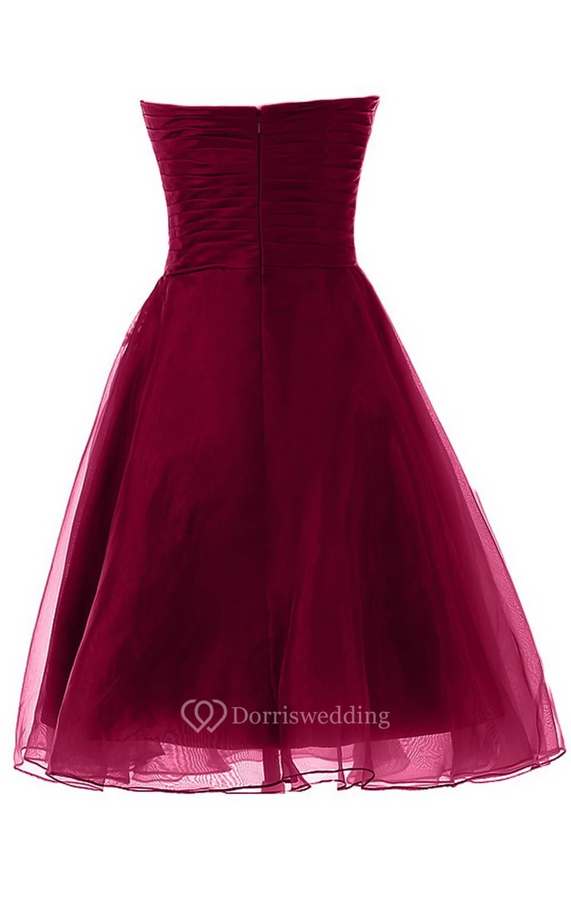 Robe de mariée bustier trapèze avec applications de dentelle view 2