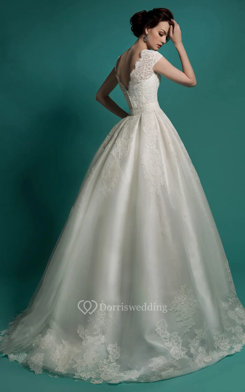 Robe sirène longue en dentelle à col V, manches courtes, fermeture éclair, ceinture et traîne amovible view 3