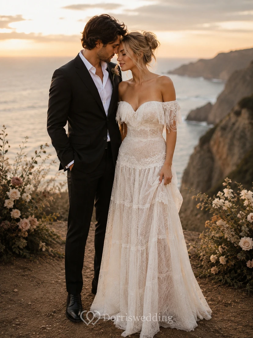 Vestido de novia bohemio de talla grande con hombros descubiertos, volantes y encaje con flecos view 3