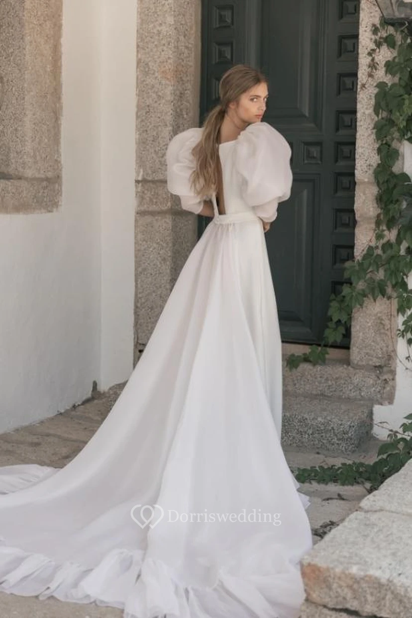 Elegantes, transparentes Chiffon-Etui-Brautkleid mit Puffärmeln, U-Boot-Ausschnitt und Schleppe