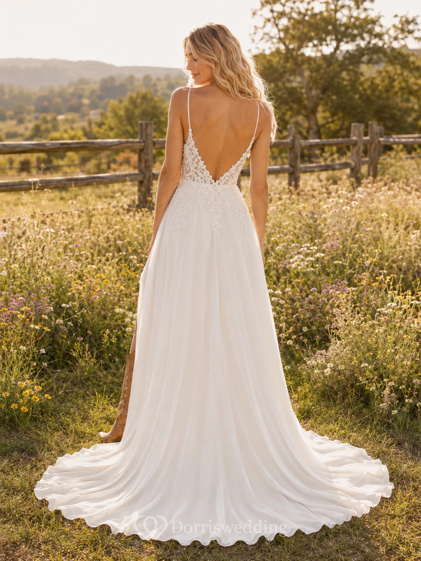 Robe de mariée de maternité, col carré, manches bouffantes, dentelle, coupe trapèze, traîne style jardin view 2