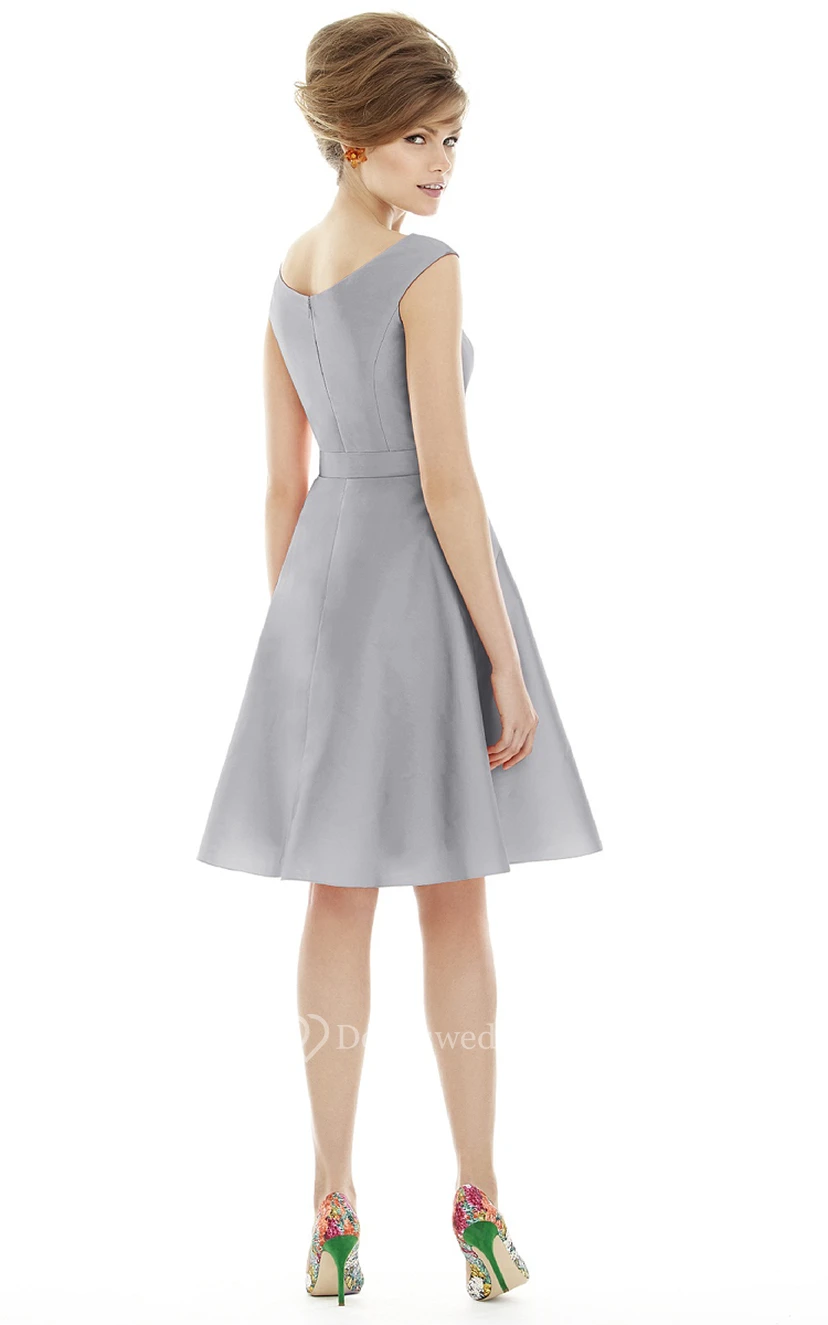 Graceful A-Line Bateau Satin Dress with Waistband and Pleats view 4