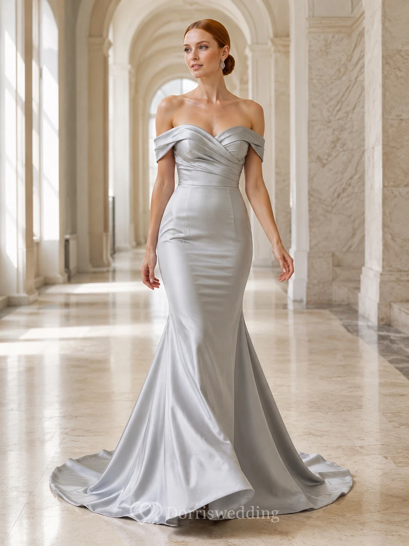Robe de mariée sirène romantique en satin gris argenté drapé à épaules dénudées
